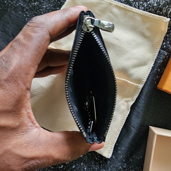 LV Clay Reverse key pouch - Picture 5 of 6